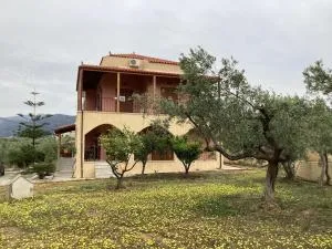 Evdora Family House near Monemvasia - Sikéa