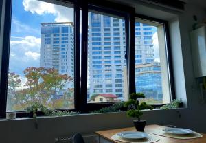 Cozy Apartment with Self Check-in near Promenada Mall and Verdi Park