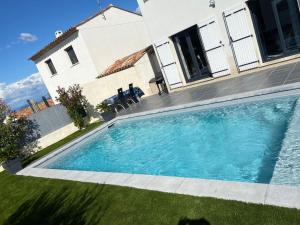 Villas jolie villa avec piscine : photos des chambres