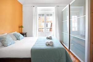 Castelo Apt River view - with AC and central location by Lisbeyond