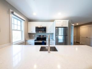 Two-Bedroom Apartment room in Long Beach Suites