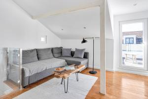 Alcântara Sunny Terrace Apt by Lisbeyond