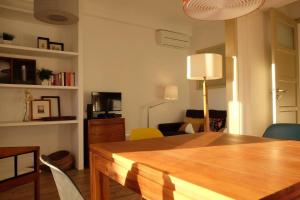 Central 2 bedroom apt with Garden and Pantheon Views by Lisbeyond