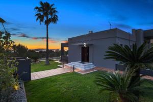 Chania lux villa with Heated pool