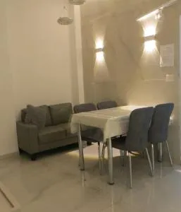 יחידת אירוח מעוצבת בגאולה - Nīfī Ya‘qūb