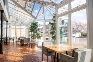 Arnos Manor Hotel