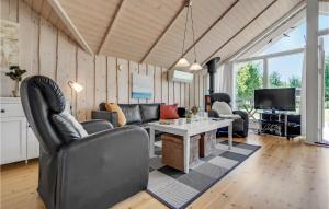 Three-Bedroom Holiday Home In Dannemare