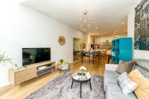 Appartements L'elegance- Centre Historique- Confort- Netflix- Marche Frais et Local : photos des chambres
