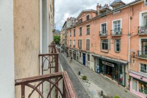 Appartements L'elegance- Centre Historique- Confort- Netflix- Marche Frais et Local : photos des chambres