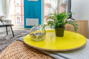 Appartements L'elegance- Centre Historique- Confort- Netflix- Marche Frais et Local : photos des chambres