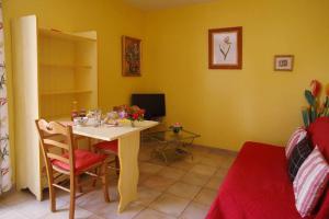 Anduze Gîte Les Pins au "Petit Clos des Cigales"