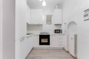MO30 Loreto- Duomo- Large Modern Apartment -