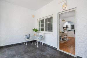 Beautiful house with sea views and private pool