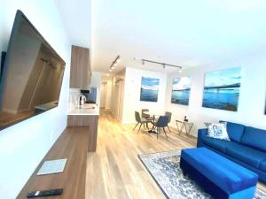 Perfect Brand New Condo In The Heart of Sidney