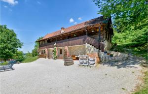 5 Bedroom Awesome Home In Novi Marof