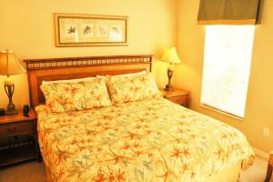 4 bedroom townhouse Sleeps 8 Coral Cay