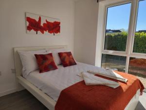 Paradigm Court, Luxury 2-Bedroom Apartment F3, Oxford