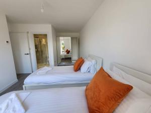 Paradigm Court, Luxury 2-Bedroom Apartment F3, Oxford