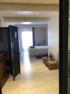 B&B / Chambres d'hotes Eyragues suite parentale : photos des chambres