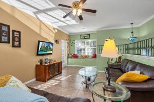3 bedrooms townhome Gated Resort 5 minutes from Disney