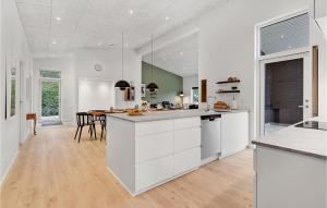 Stunning Home In Fårvang With Wifi