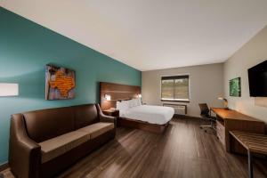 Best Western Plus Bowie Inn & Suites