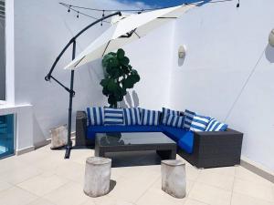 Playa Blanca Penthouse with Breathtaking Ocean Views - King Bed