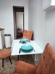 Appartements appartement Rez-de-chaussee avec exterieur, a 150m du centre, 4min de la plage. : photos des chambres