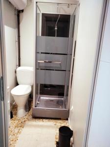 Appartements appartement Rez-de-chaussee avec exterieur, a 150m du centre, 4min de la plage. : photos des chambres