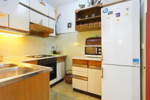 Apartments by the sea Stanici, Omis - 1028