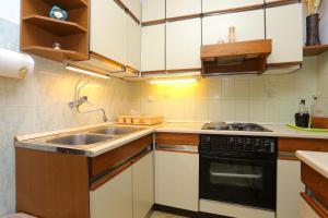 Apartments by the sea Stanici, Omis - 1028