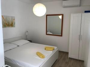 Apartments by the sea Zivogosce - Porat, Makarska - 21141