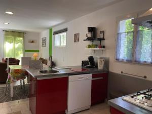 Maisons de vacances Maison neuve a Jard-sur-Mer, proche plage, foret, port, 4 pers, WiFi, jardin, plancha - FR-1-336-59 : photos des chambres