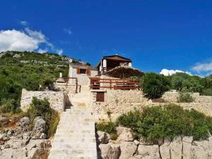 Seaside family friendly house with a swimming pool Cove Ladjin - Landjin, Pasman - 20399 - تكون