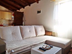 Seaside family friendly house with a swimming pool Cove Ladjin - Landjin, Pasman - 20399