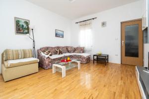 Apartments and rooms by the sea Posedarje, Novigrad - 21123