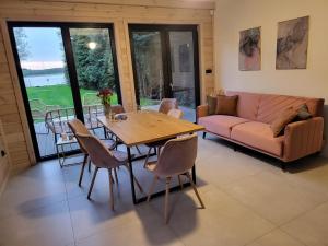 Okno Na Wodę- całoroczne domy z linią brzegową jeziora i sauną