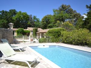 Maisons de vacances Nice house with garden and private pool in Vaison La Romaine : photos des chambres