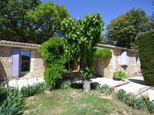 Maisons de vacances Nice house with garden and private pool in Vaison La Romaine : photos des chambres