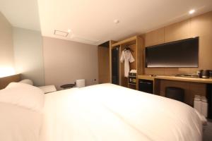 Busan Sasang The Van Hotel