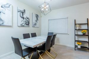 Newly Remodeled 5B4B 2 mile from the Rose Parade