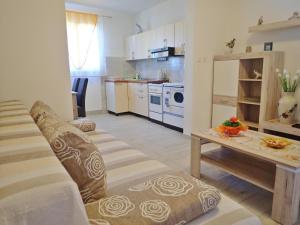 Apartment by Velebit Canal near Paklenica