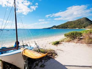 Beachside Shoal Bay Unit 2