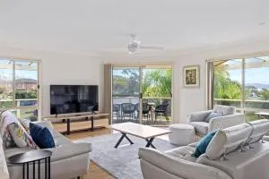 pet friendly - Views- Meters to the Beach & Anchorage Port Stephens - Corlette