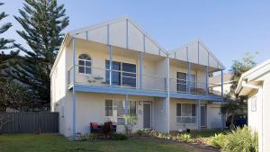 Sandcastles No 1- Stroll to Birubi and Tomaree Coastal Walk