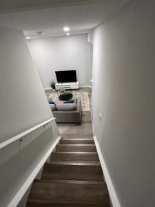 Private Chic Modern Suite with Kitchen near Spruce Meadows and LRT