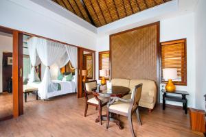 Lembongan Beach Club & Resort