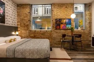 5 King Bed Suites at The Finnley Hotel in DT GR - Cascade