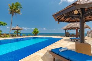 Villa Bukti Paradise- Captivating Beachfront Villa