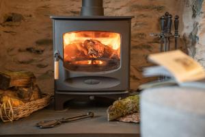 Dormouse Cottage with Log Burner & Parking by LetMeStay